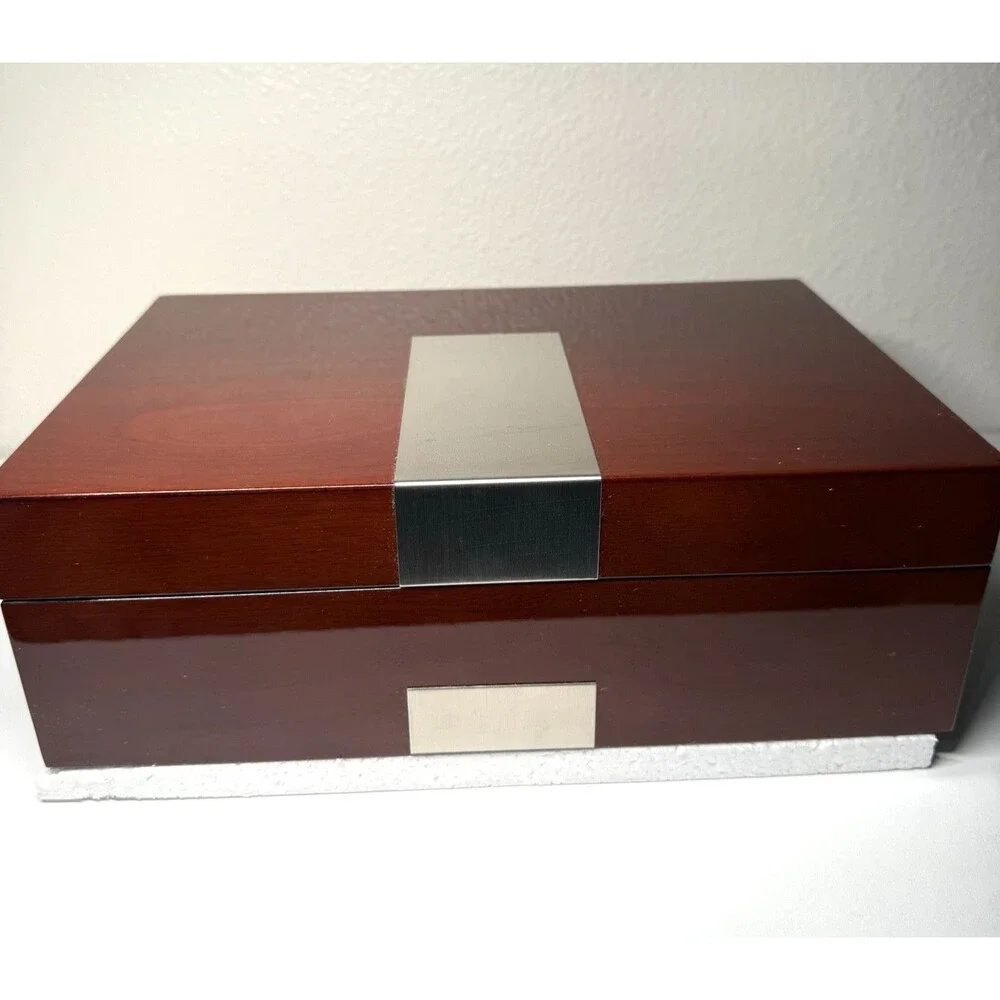 Bey-Berk Lacquered Walnut 8 Slot Watch Box Solid Wood Display Case